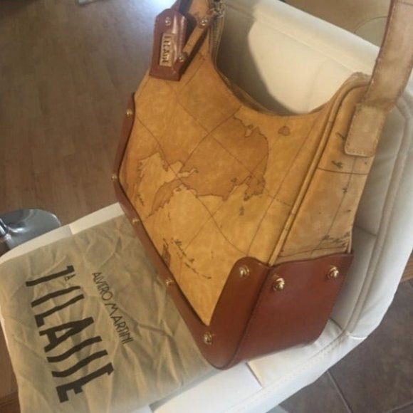 Auth.Vintage Alviero Martini A1 Class Hobo. Wallet not included - Picture 10 of 13